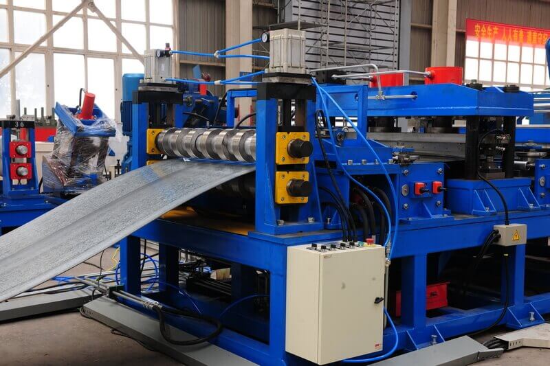 high speed and automatic tfc&σ(z) profiles roll forming line8